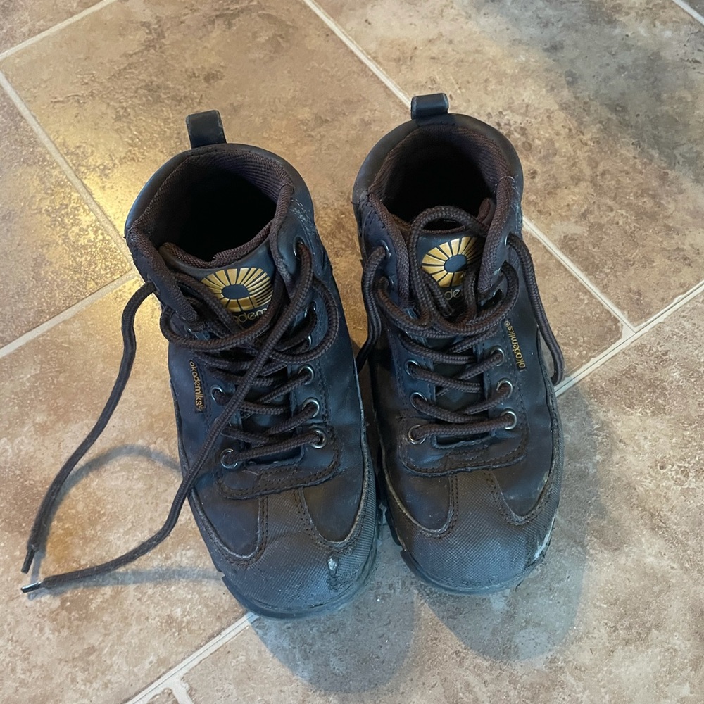 Kids boots